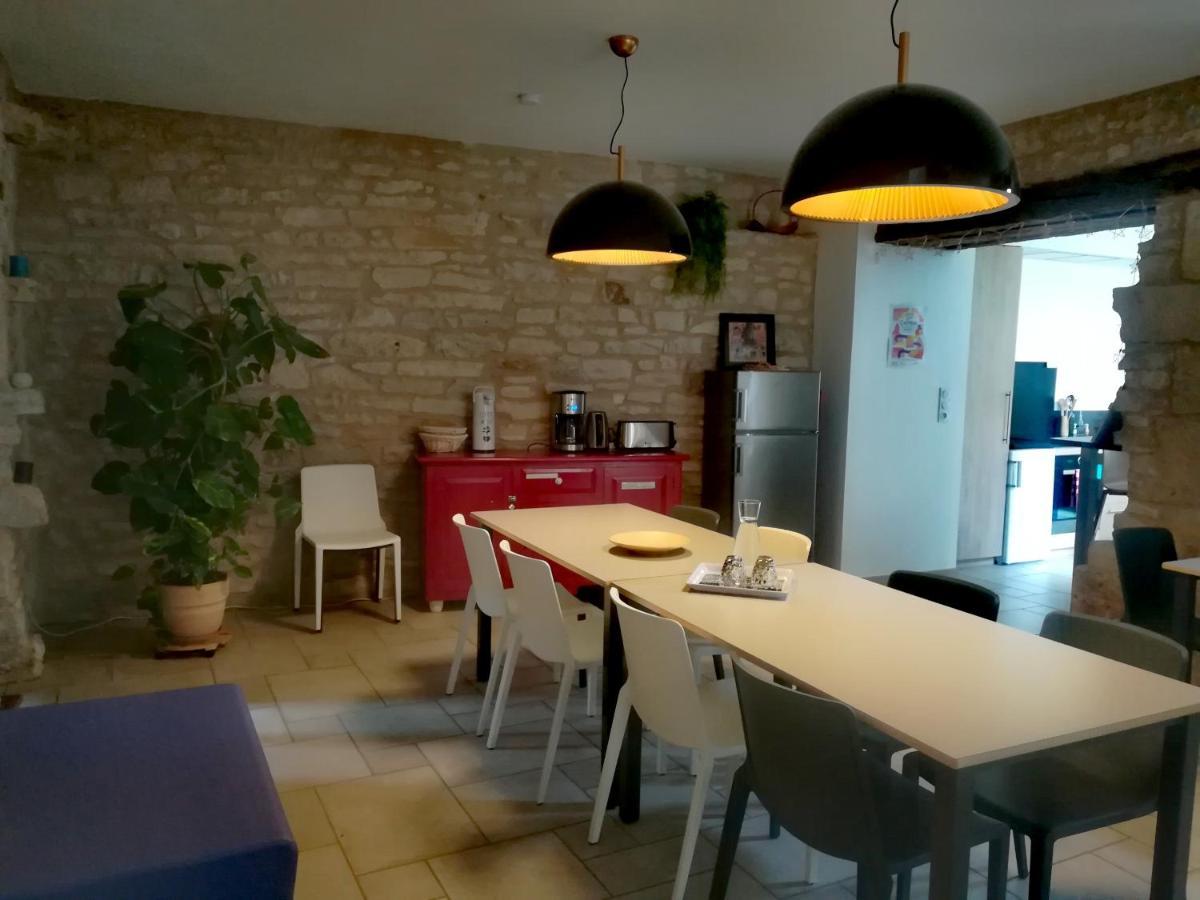 Gite La Maison Des Pelerins Villeneuve-dʼAveyron Eksteriør bilde