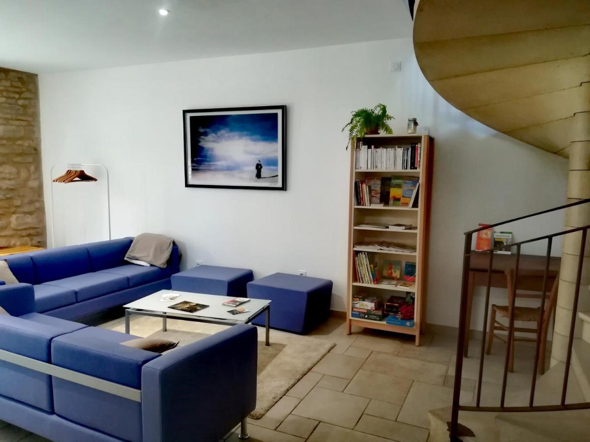 Gite La Maison Des Pelerins Villeneuve-dʼAveyron Eksteriør bilde